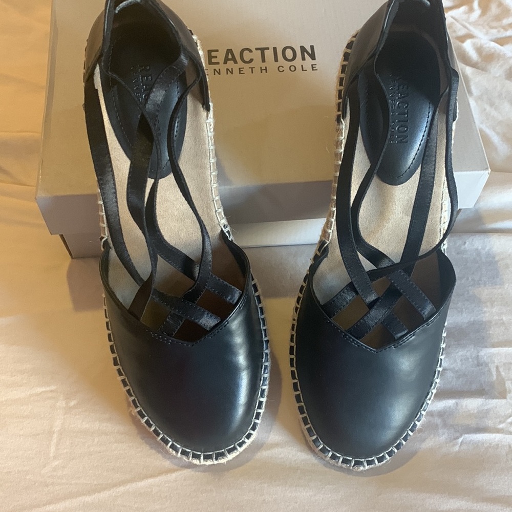 Beautiful black wedge - Picture 2 of 7